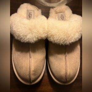UGG Cream Fluffy Slippers